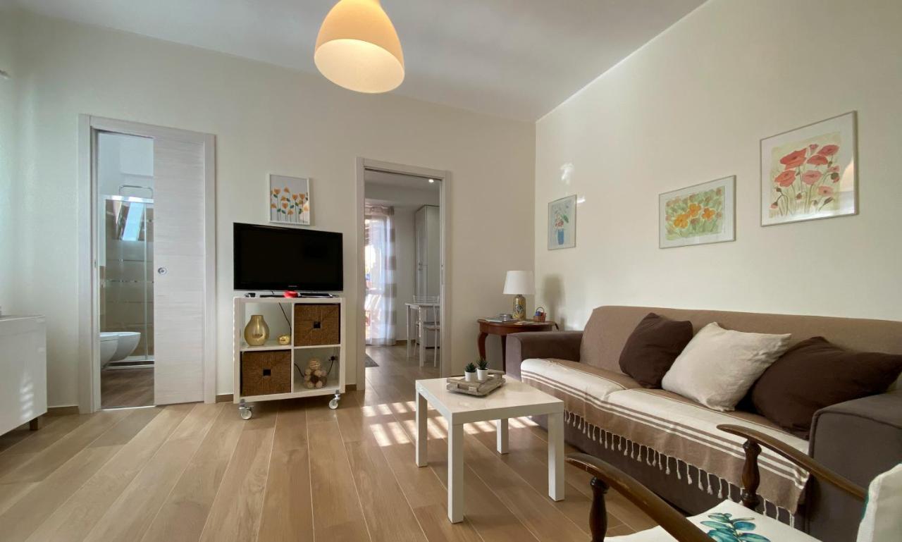 Casa Vacanze Marale 카스텔몰라 외부 사진